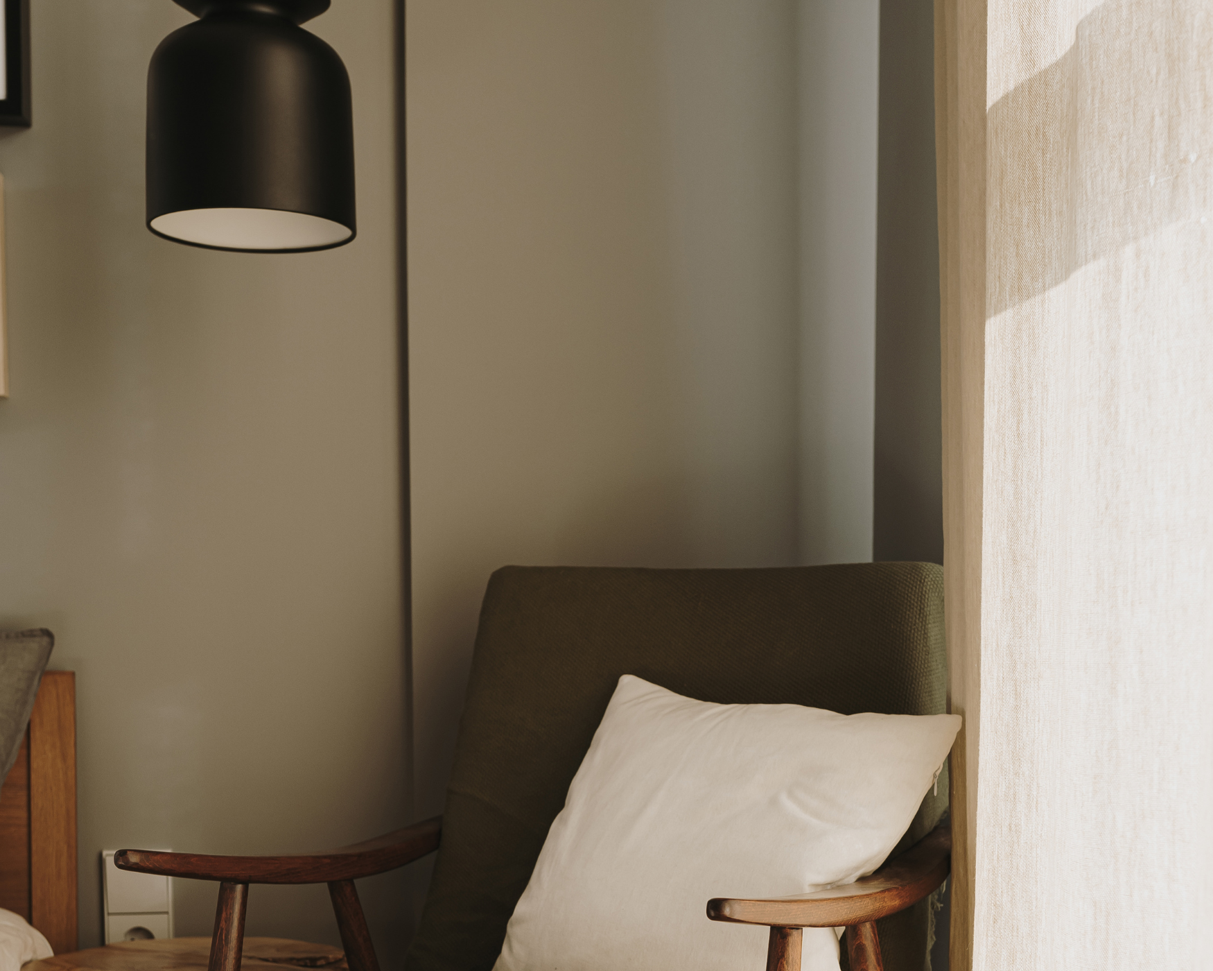 Mid Century Modern Makeover: Transforming Your Home with MCM Style