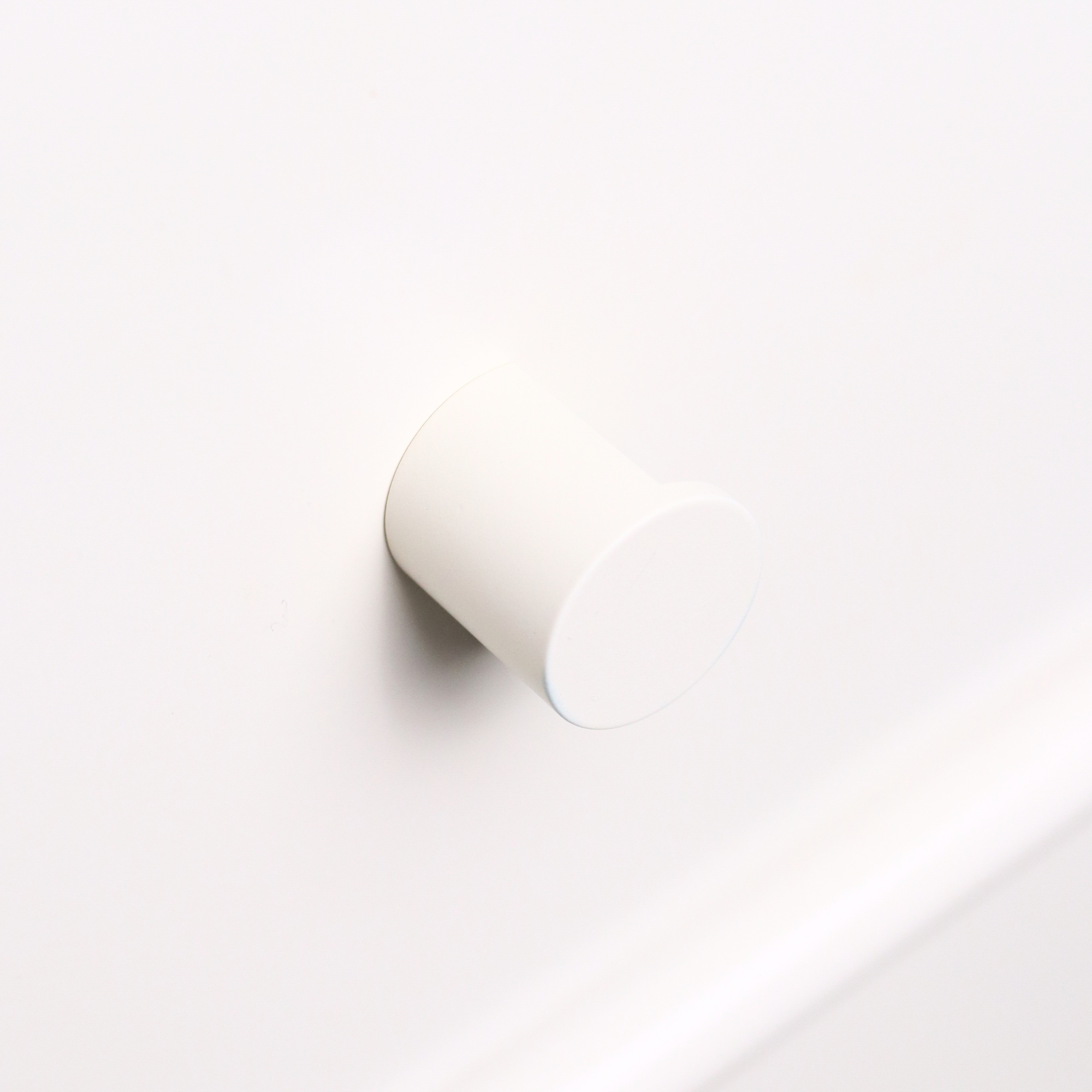 Snow white mid-century cutout knob