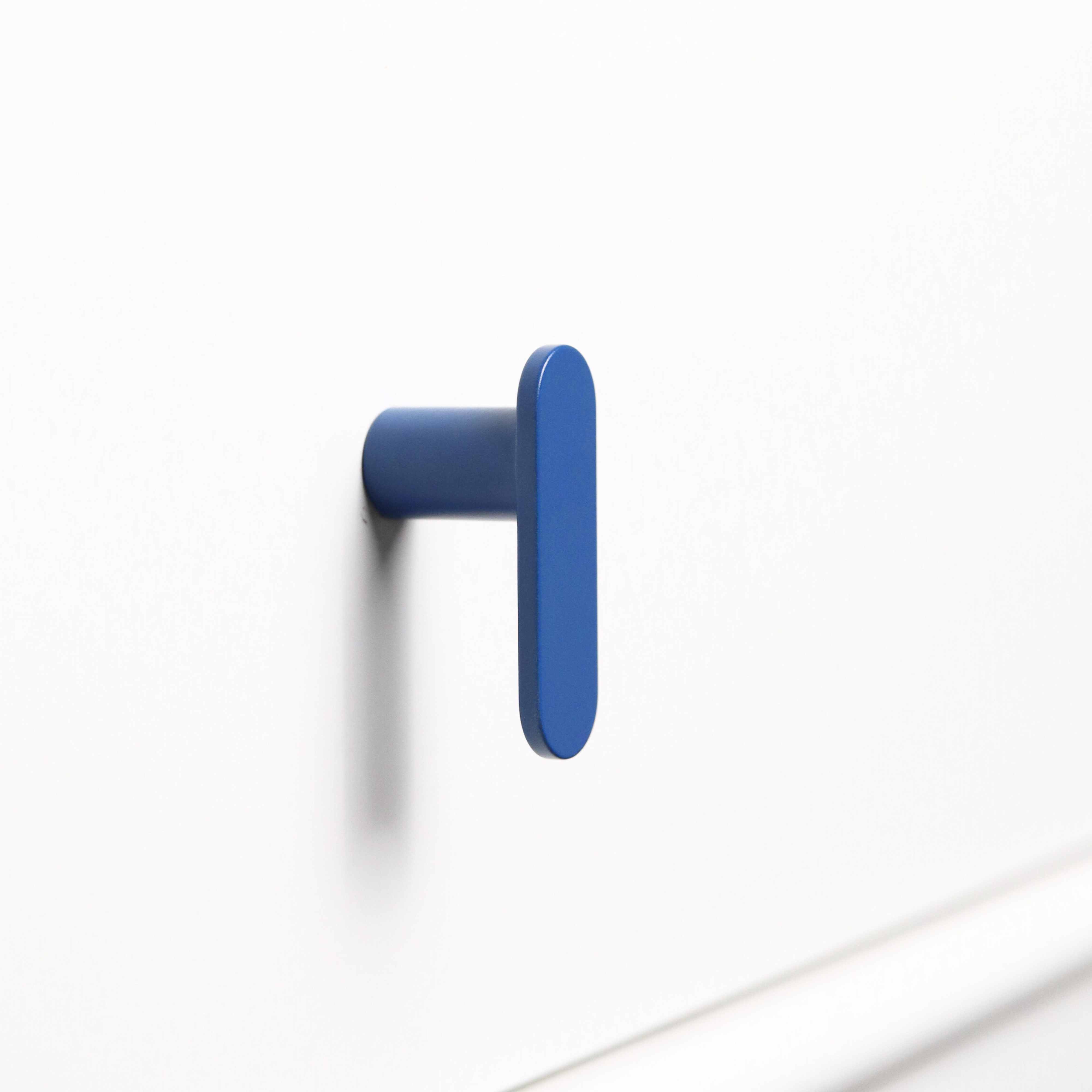 Polo blue l-bar cabinet knob